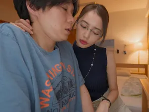 Địt nhau cùng cô bạn thân trong kỳ nghỉ hè oi nóng