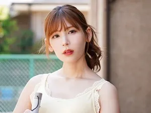 Diễn xuất của cô gái xinh đẹp Hồng Kông trong bộ phim truyền hình chị gái búp bê 『HongKongDoll』 ~ Cô "Thanh Xà" lẳng lơ đánh nhau với anh rể vào đêm khuya và cái kết bị đảo ngược. Sáng hôm sau, cô đánh con lừa trọc đầu... (Phiên bản đầy đủ 32 phút)