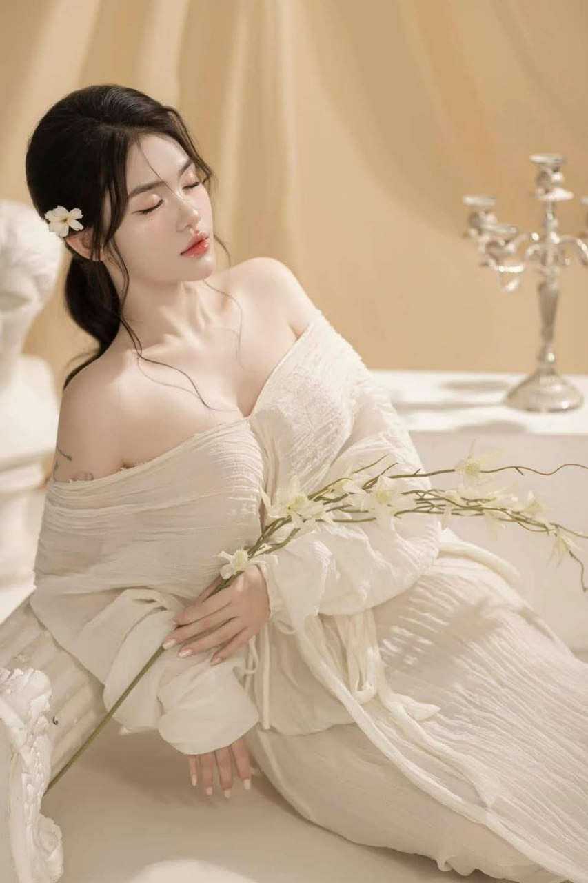 Anh trai giờ chỉ là truyền thuyết, nếm thử vợ người khác, tuyệt vời và khiêu gợi đáng xem, Mao Trạch Đông trong tay có thể khiến các cô gái tự động đến cửa