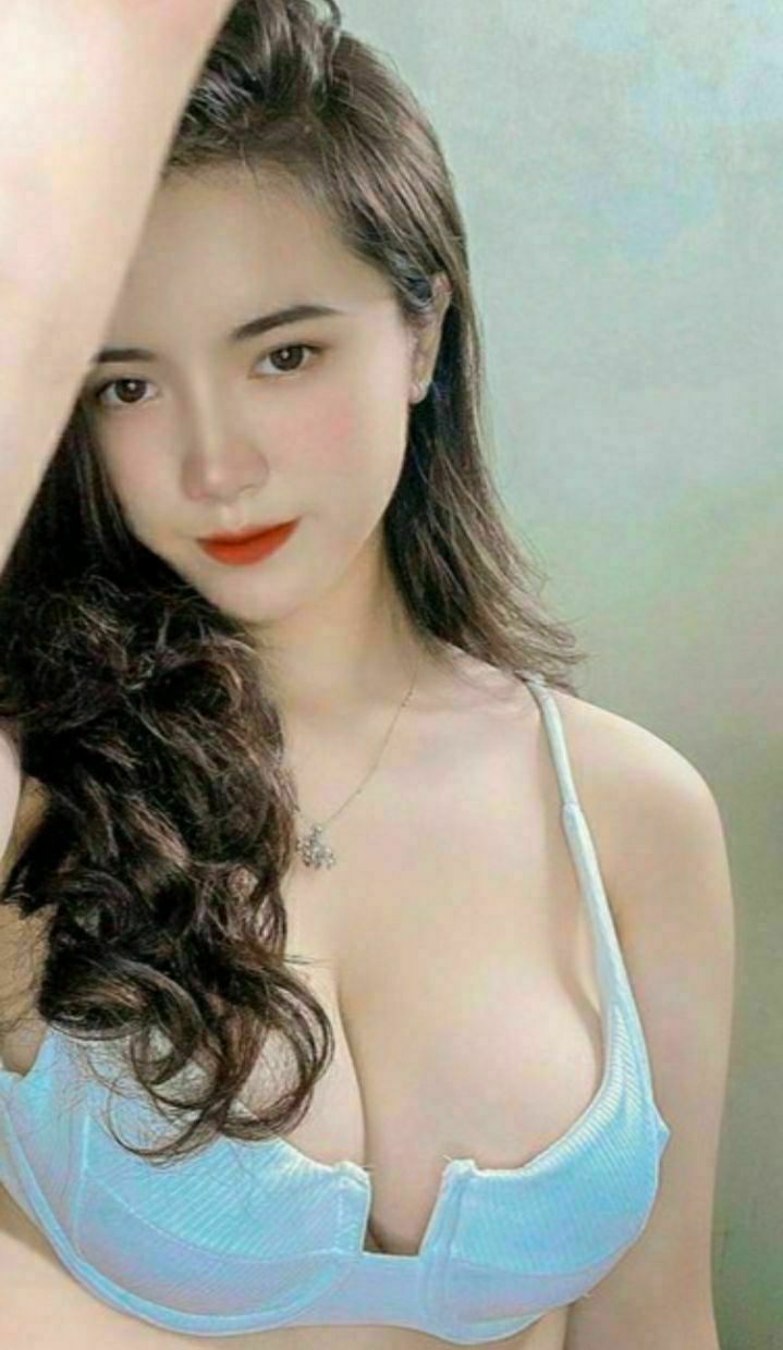 Anh trai may mắn và 3 cô em kế yêu nghiệt